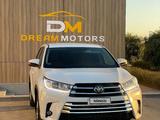 Toyota Highlander 2016 года за 10 500 000 тг. в Актау