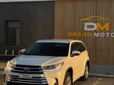 Toyota Highlander 2016 года за 10 500 000 тг. в Актау – фото 4
