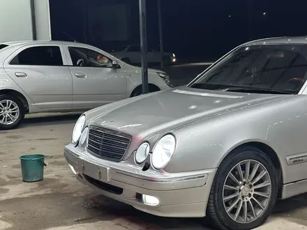 Mercedes-Benz E 280 2001 года за 3 900 000 тг. в Алматы – фото 3