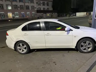 Mitsubishi Lancer