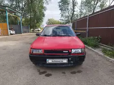 Mazda 323, 1990