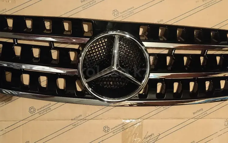 Mercedes ml w163 Решетка радиатора мерседес мл 163 за 1 000 тг. в Алматы