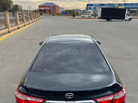 Toyota Camry 2015 года за 6 500 000 тг. в Актобе – фото 4