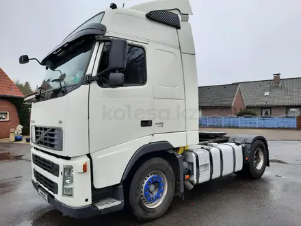 Volvo  FH12 2008 года за 13 000 000 тг. в Костанай – фото 2