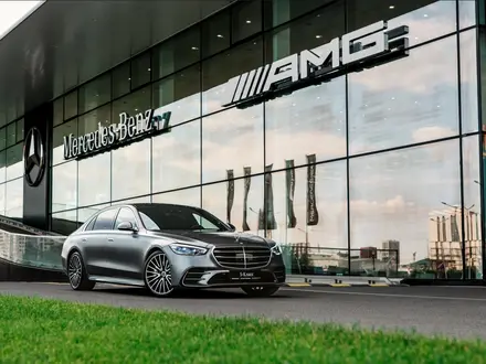 Mercedes-Benz S 580 4MATIC 2023 года за 111 000 000 тг. в Астана – фото 2