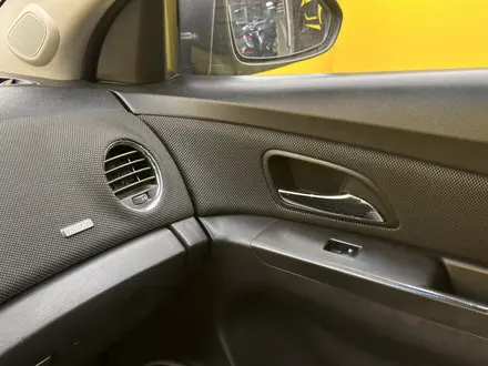 Chevrolet Cruze 2014 года за 4 000 000 тг. в Астана – фото 10