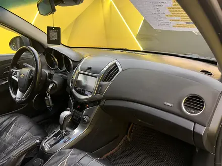 Chevrolet Cruze 2014 года за 4 000 000 тг. в Астана – фото 20