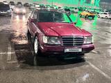 Mercedes-Benz E 220 1994 года за 2 000 000 тг. в Алматы – фото 4