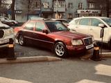 Mercedes-Benz E 220 1994 года за 2 000 000 тг. в Алматы