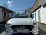 Hyundai Sonata 2022 годаfor12 500 000 тг. в Талдыкорган – фото 2