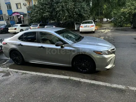Toyota Camry 2019 года за 8 600 000 тг. в Алматы