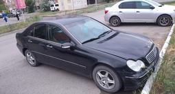 Mercedes-Benz C 180 2002 годаfor2 500 000 тг. в Астана