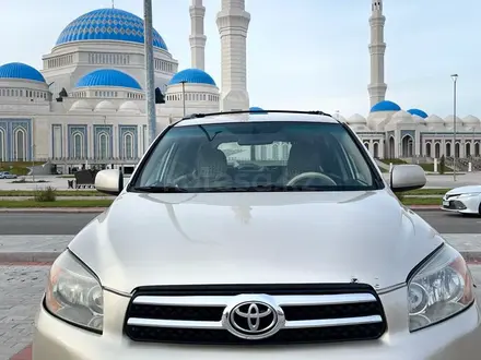 Toyota RAV4 2006 года за 3 300 000 тг. в Астана