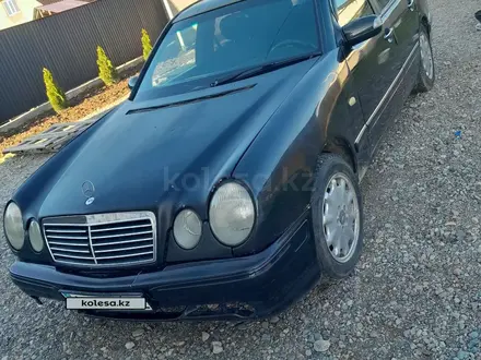 Mercedes-Benz E 320 1997 года за 2 200 000 тг. в Алматы – фото 5