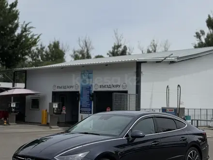 Hyundai Sonata 2022 года за 12 000 000 тг. в Алматы