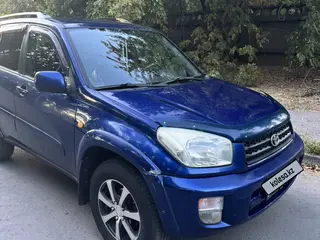 Toyota RAV4, 2001