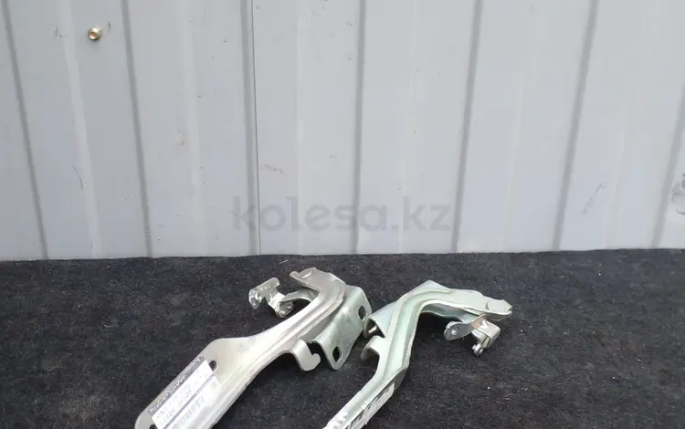 Шарниры петли навесы капота nissan juke f15 за 6 428 тг. в Астана