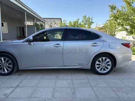 Lexus ES 300h 2012 года за 7 200 000 тг. в Жанаозен – фото 4