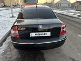 Volkswagen Passat 2002 года за 2 450 000 тг. в Астана – фото 5