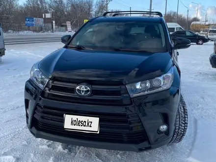 Toyota Highlander 2017 года за 25 300 000 тг. в Астана