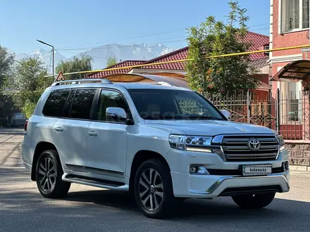 Toyota Land Cruiser 2017 года за 23 900 000 тг. в Алматы – фото 6