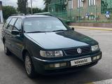 Volkswagen Passat 1996 годаүшін2 400 000 тг. в Тараз