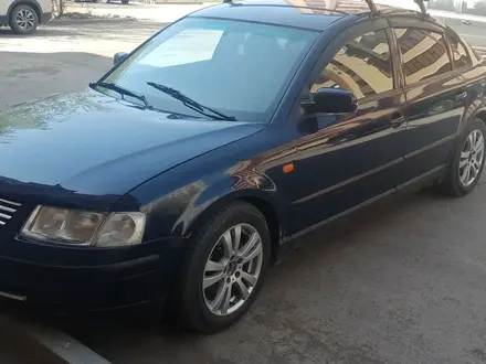 Volkswagen Passat 1997 года за 1 700 000 тг. в Уральск – фото 3