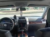 Volkswagen Touareg 2007 года за 6 000 000 тг. в Актобе – фото 2