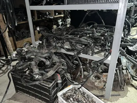 Патрубок на Mercedes за 9 900 тг. в Актау