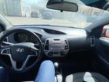 Hyundai i20 2009 года за 3 500 000 тг. в Актобе – фото 2