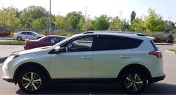 Toyota RAV4 2017 года за 10 900 000 тг. в Алматы – фото 3