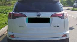 Toyota RAV4 2017 года за 10 900 000 тг. в Алматы – фото 2