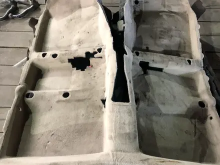 Ковролин пол Тойота Авенсис Марк 2 Прадо за 1 000 тг. в Алматы