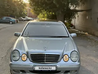 Mercedes-Benz E 320