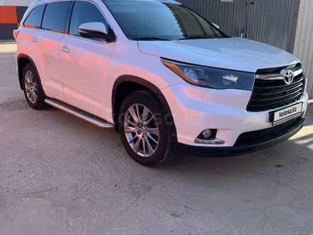 Toyota Highlander 2014 года за 15 800 000 тг. в Атырау – фото 2