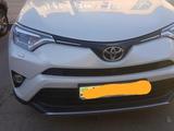 Toyota RAV4 2018 года за 17 000 000 тг. в Актау