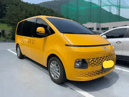 Hyundai Staria 2022 года за 20 000 000 тг. в Алматы