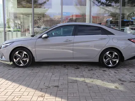 Hyundai Elantra Luxe 2021 года за 8 490 000 тг. в Астана – фото 2