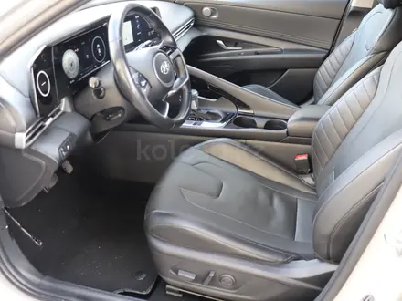 Hyundai Elantra Luxe 2021 года за 8 490 000 тг. в Астана – фото 24