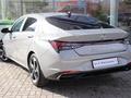 Hyundai Elantra Luxe 2021 года за 8 490 000 тг. в Астана – фото 3