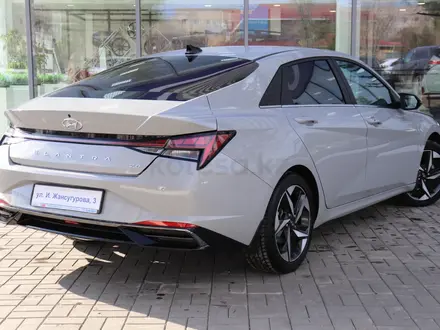 Hyundai Elantra Luxe 2021 года за 8 490 000 тг. в Астана – фото 5