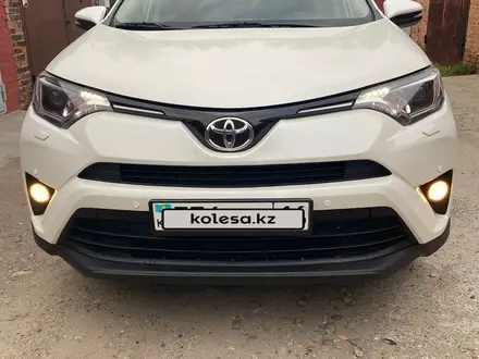 Toyota RAV4 2016 года за 9 900 000 тг. в Астана – фото 5