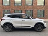 Kia Seltos 2023 года за 9 900 000 тг. в Бесагаш – фото 4