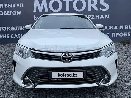 Toyota Camry 2015 года за 10 500 000 тг. в Актобе – фото 6