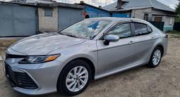 Toyota Camry 2022 годаүшін12 500 000 тг. в Семей – фото 2