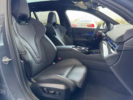 BMW M5 2026 года за 85 000 000 тг. в Алматы – фото 23