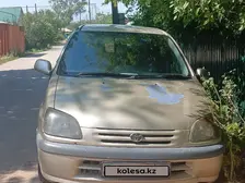 Toyota Raum, 1998