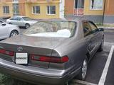 Toyota Camry 1999 года за 3 200 000 тг. в Алматы – фото 2