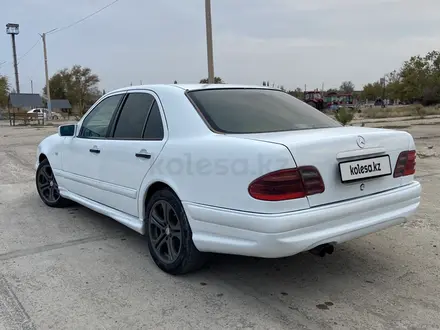 Mercedes-Benz E 320 1996 года за 2 600 000 тг. в Тараз – фото 3