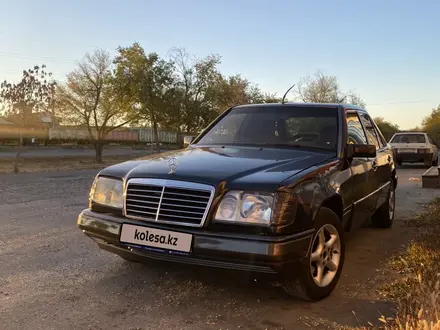 Mercedes-Benz E 220 1994 года за 1 750 000 тг. в Талдыкорган